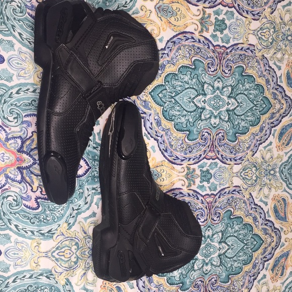 SOLD!!! Fully armored Alpinestar riding shoes - Picture 1 of 6